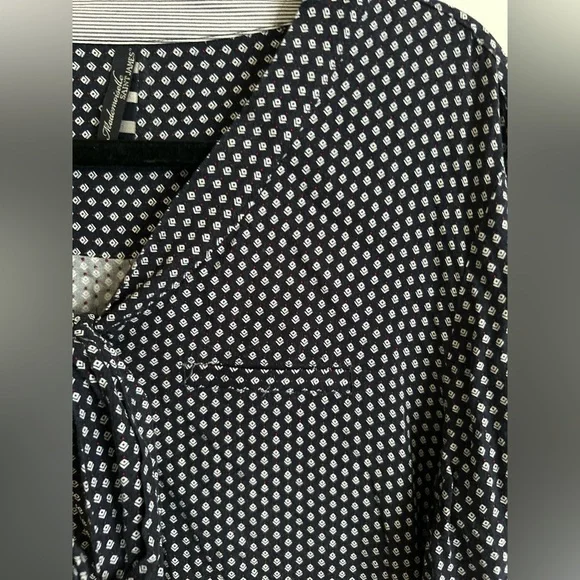 ✌️4 for $20✌️ Saint James neck tie blouse - Picture 8 of 15